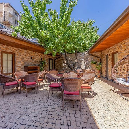 Boutique Living Hotel Jerevan Exteriör bild