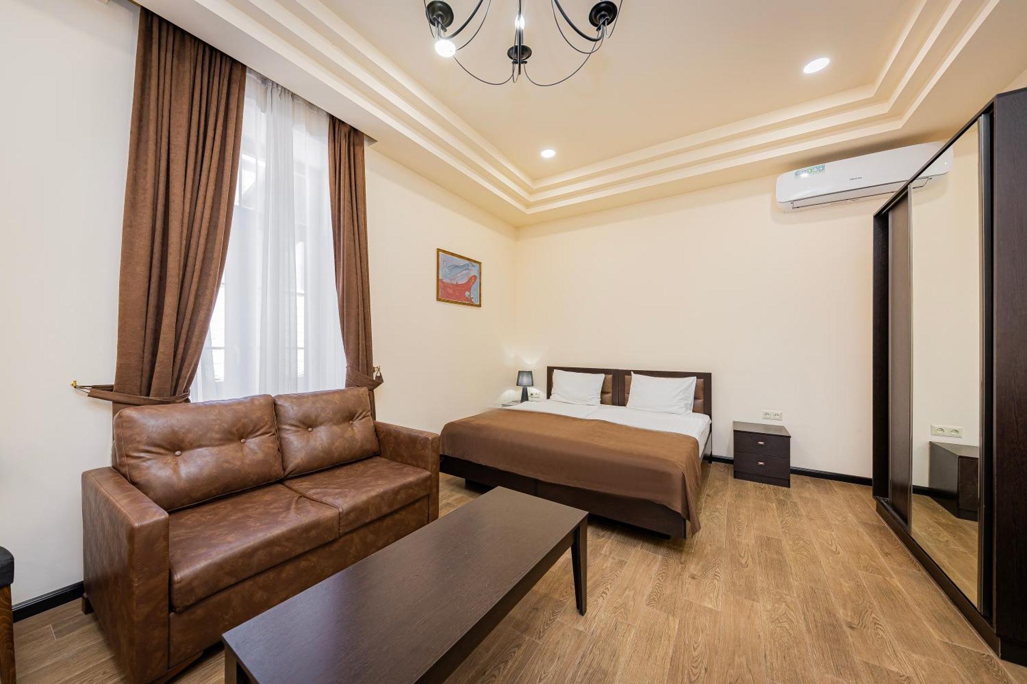 Boutique Living Hotel Jerevan Exteriör bild