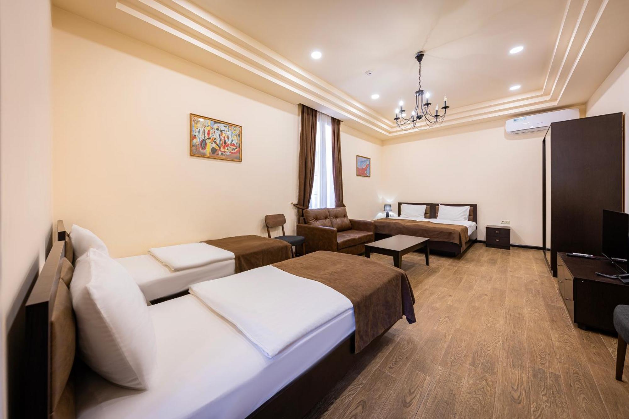 Boutique Living Hotel Jerevan Exteriör bild