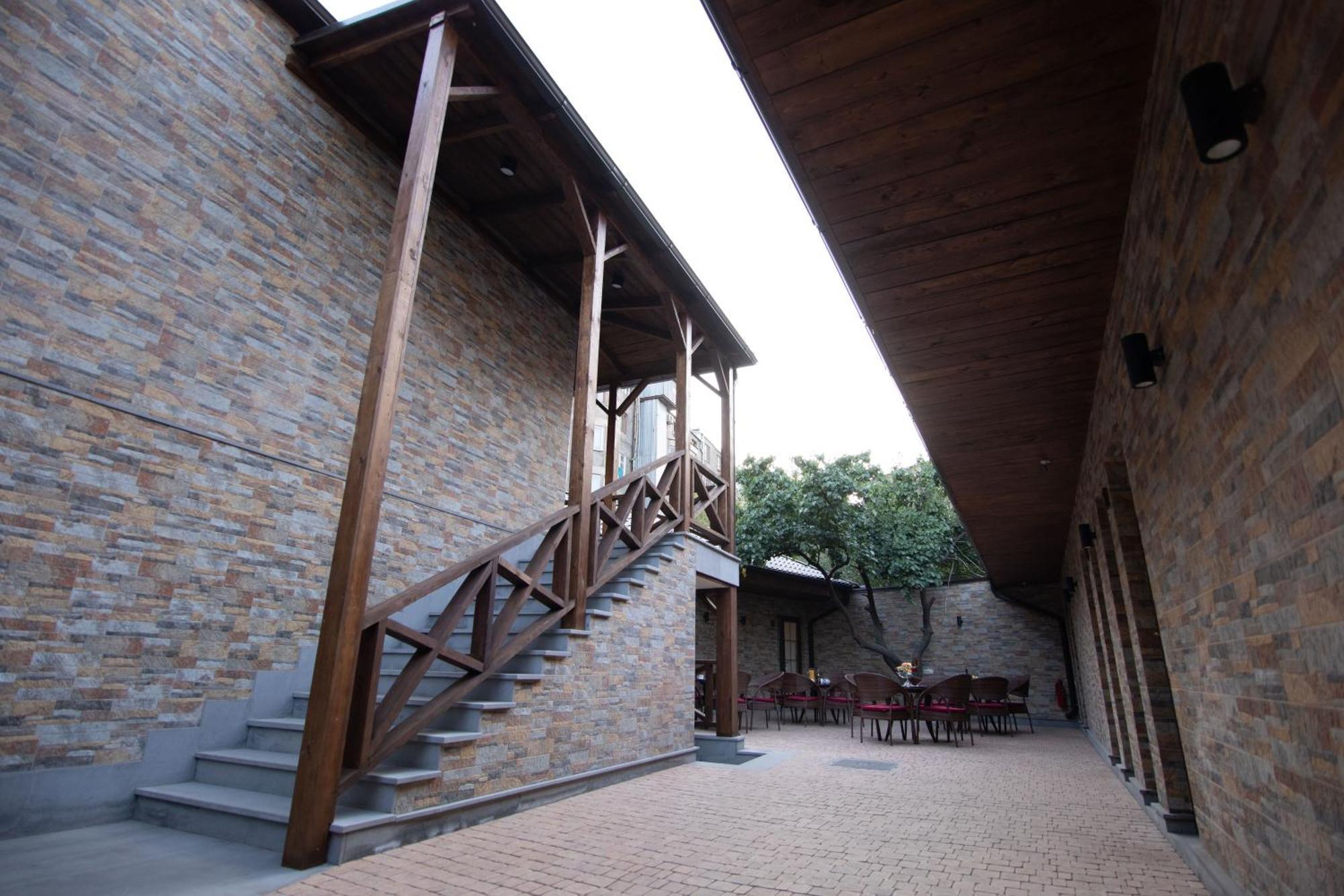 Boutique Living Hotel Jerevan Exteriör bild