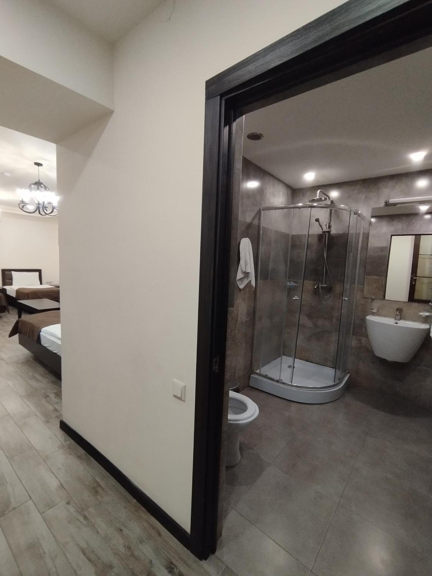 Boutique Living Hotel Jerevan Exteriör bild