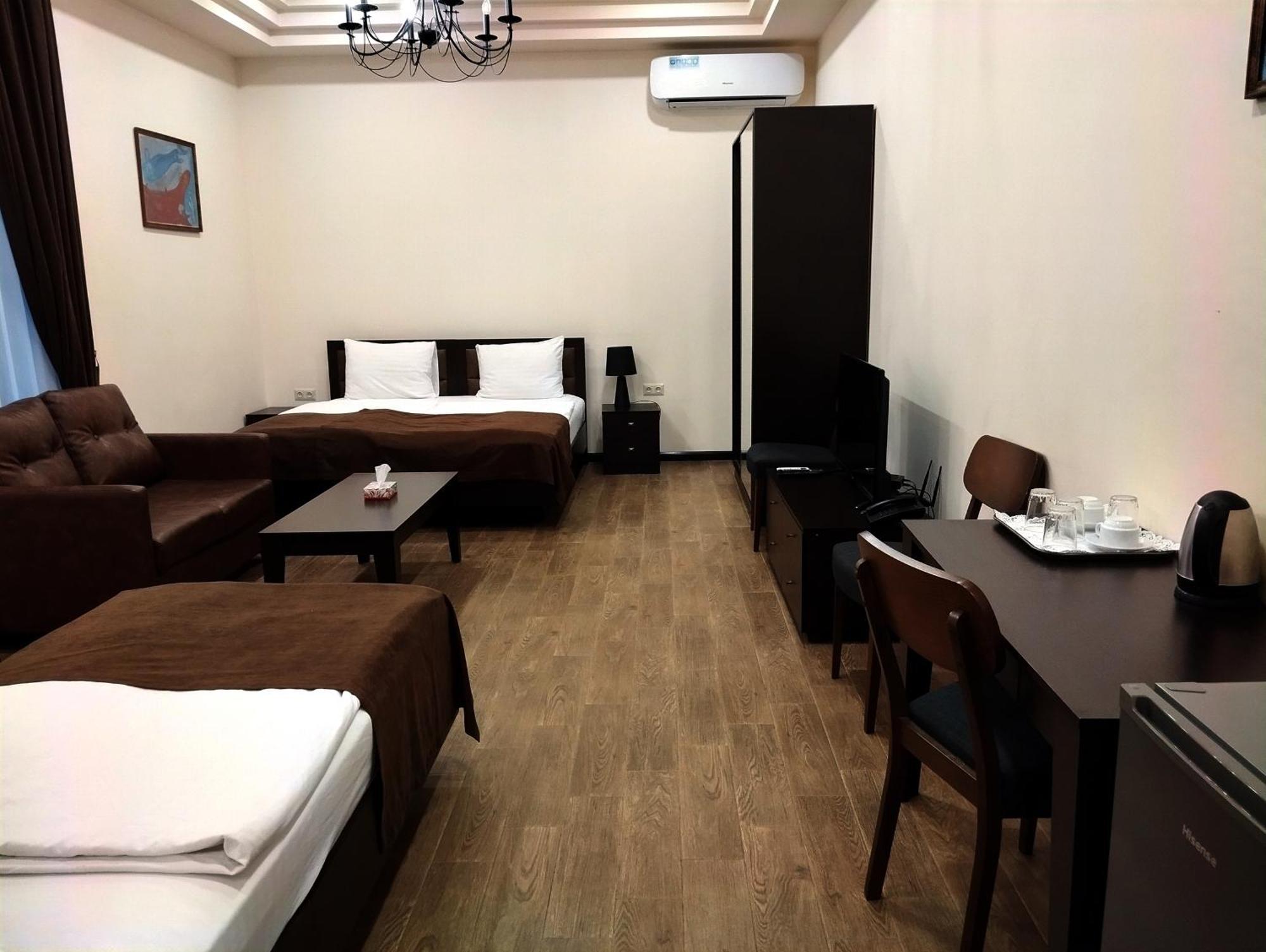 Boutique Living Hotel Jerevan Exteriör bild