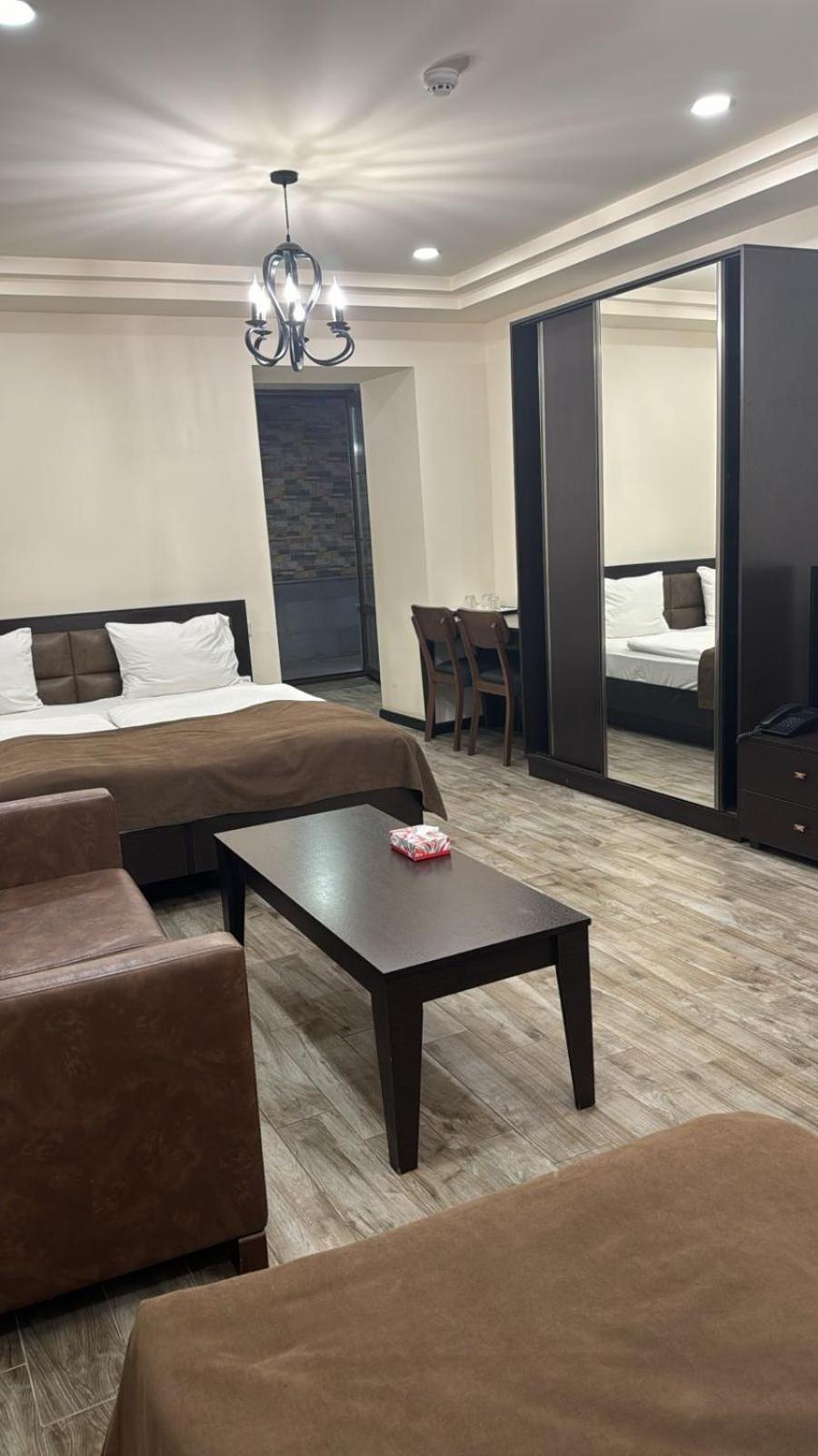 Boutique Living Hotel Jerevan Exteriör bild