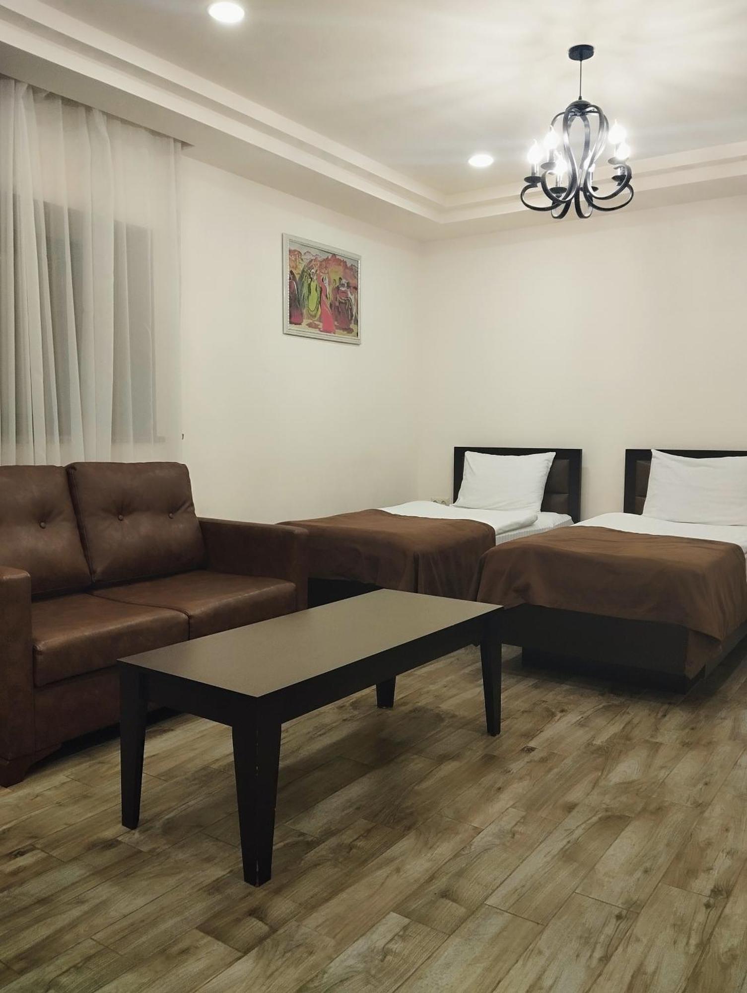 Boutique Living Hotel Jerevan Exteriör bild