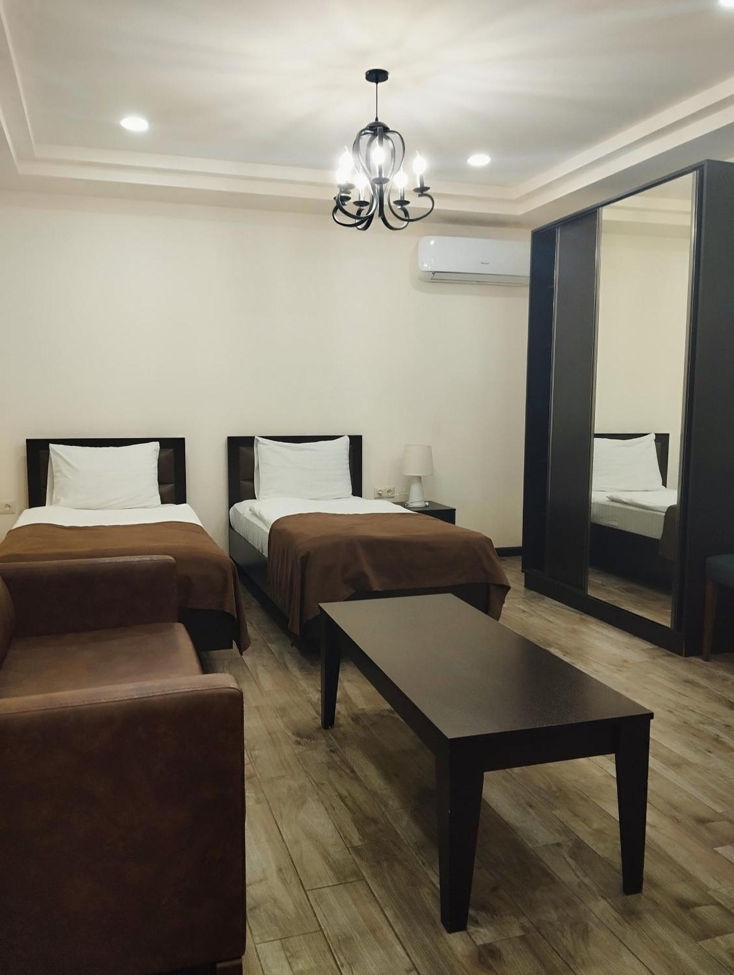 Boutique Living Hotel Jerevan Exteriör bild