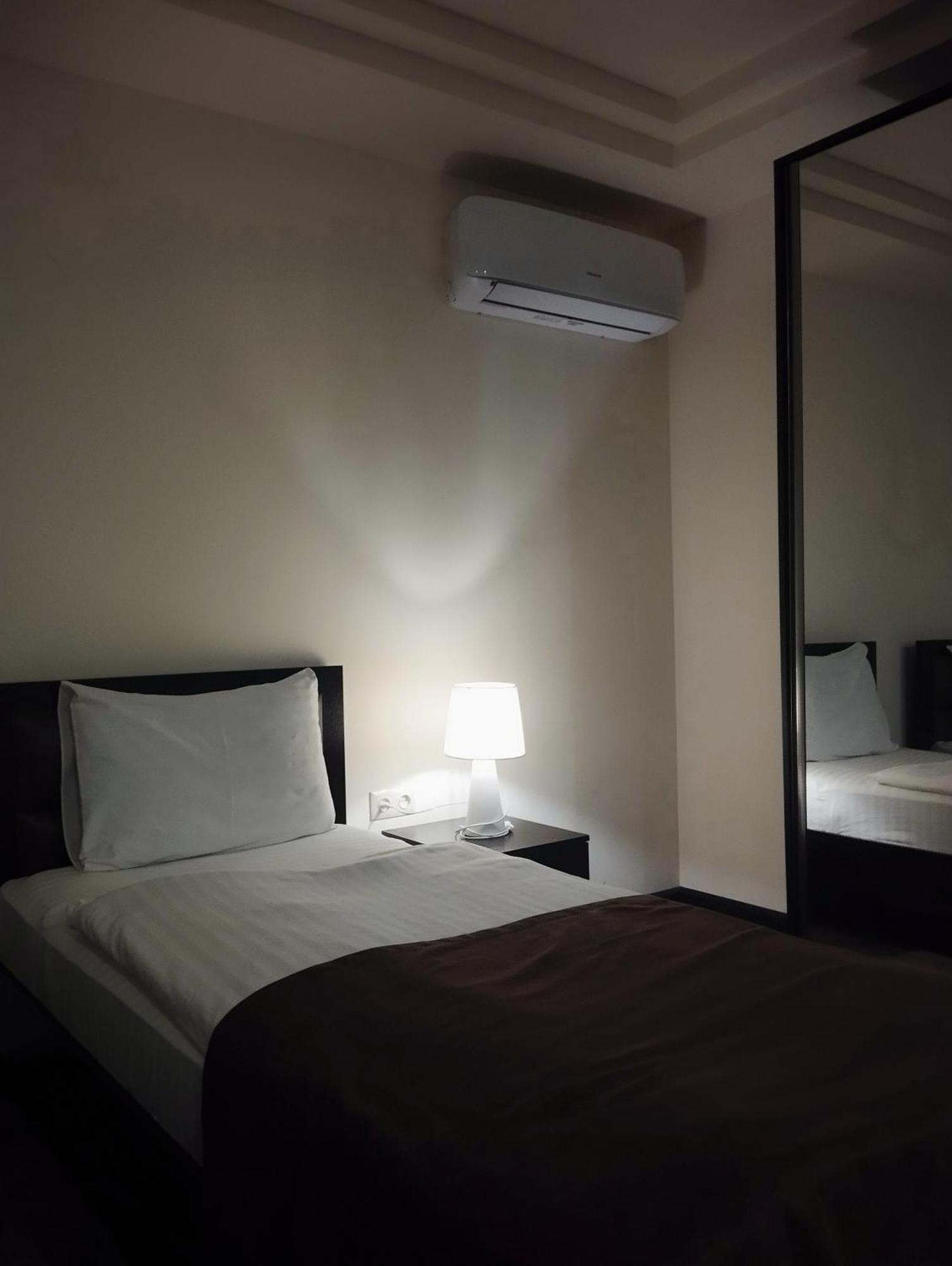 Boutique Living Hotel Jerevan Exteriör bild