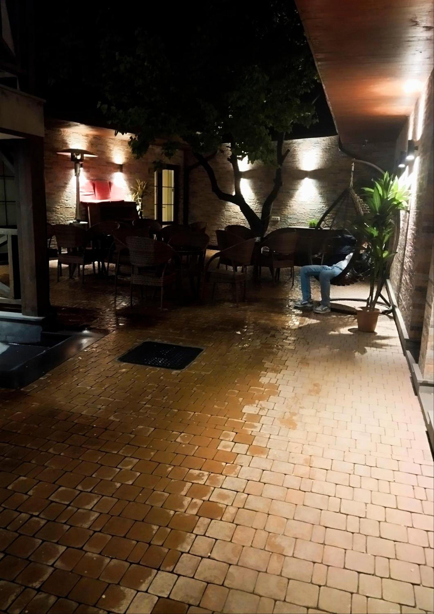 Boutique Living Hotel Jerevan Exteriör bild